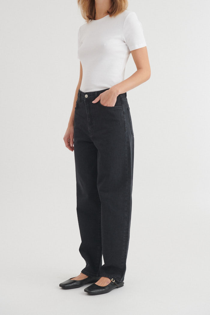 Jean EA Black – Noir