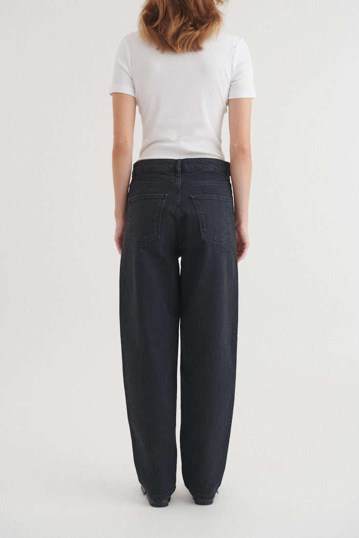 Jean EA Black – Noir
