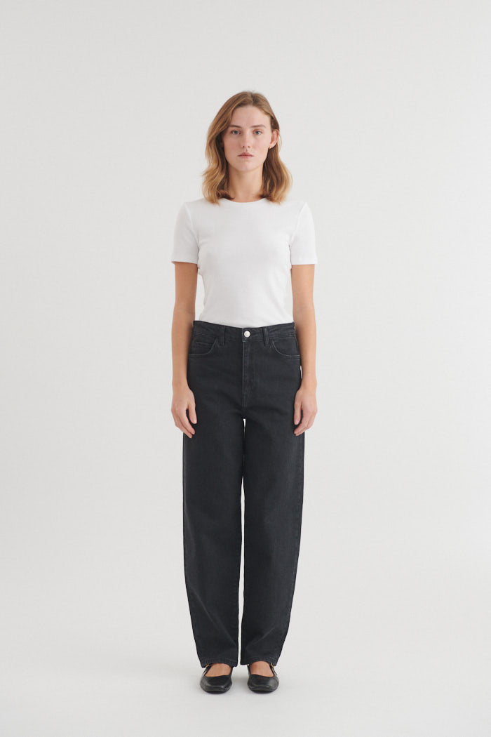 Jean EA Black – Noir