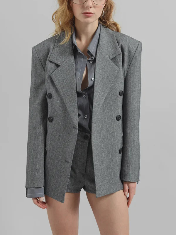 Sofia | Blazer gris à fines rayures, ceinturé